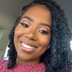 Meet your Posher, Whitney